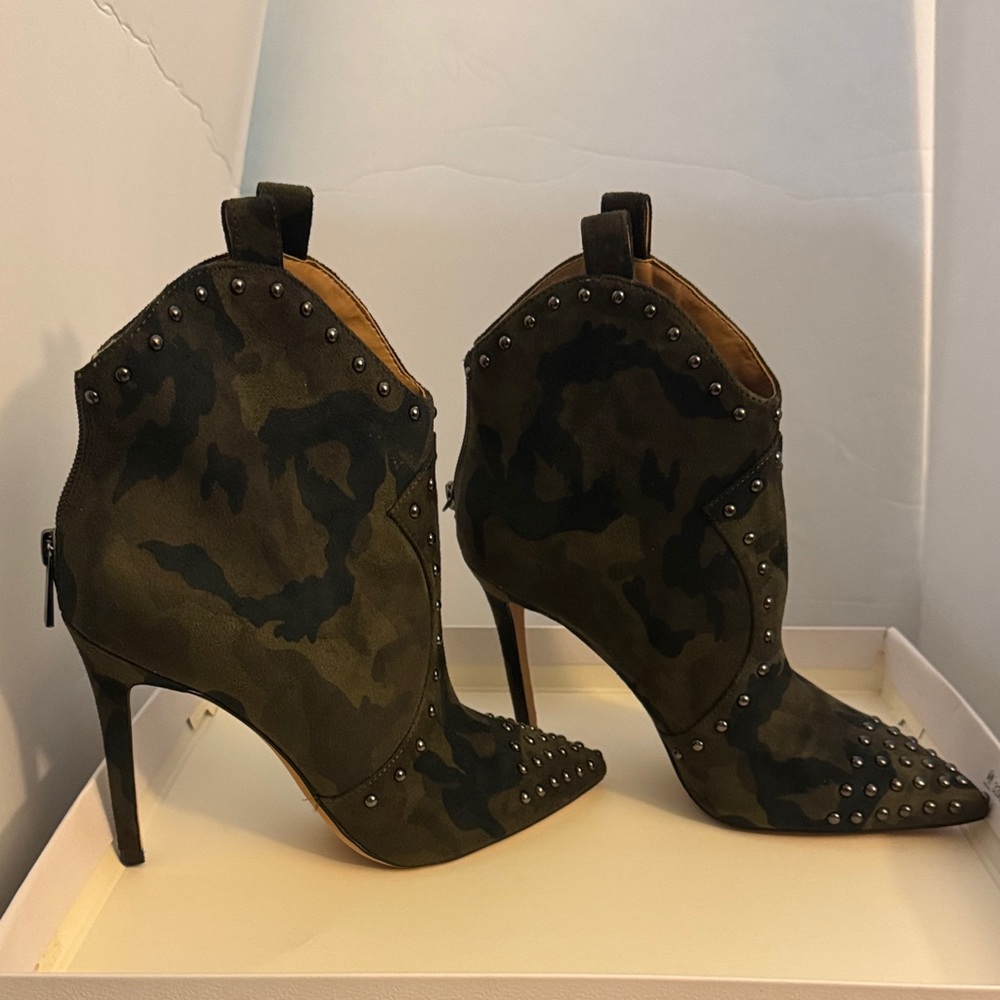 Jessica Simpson Camouflage Studded Heeled Boots